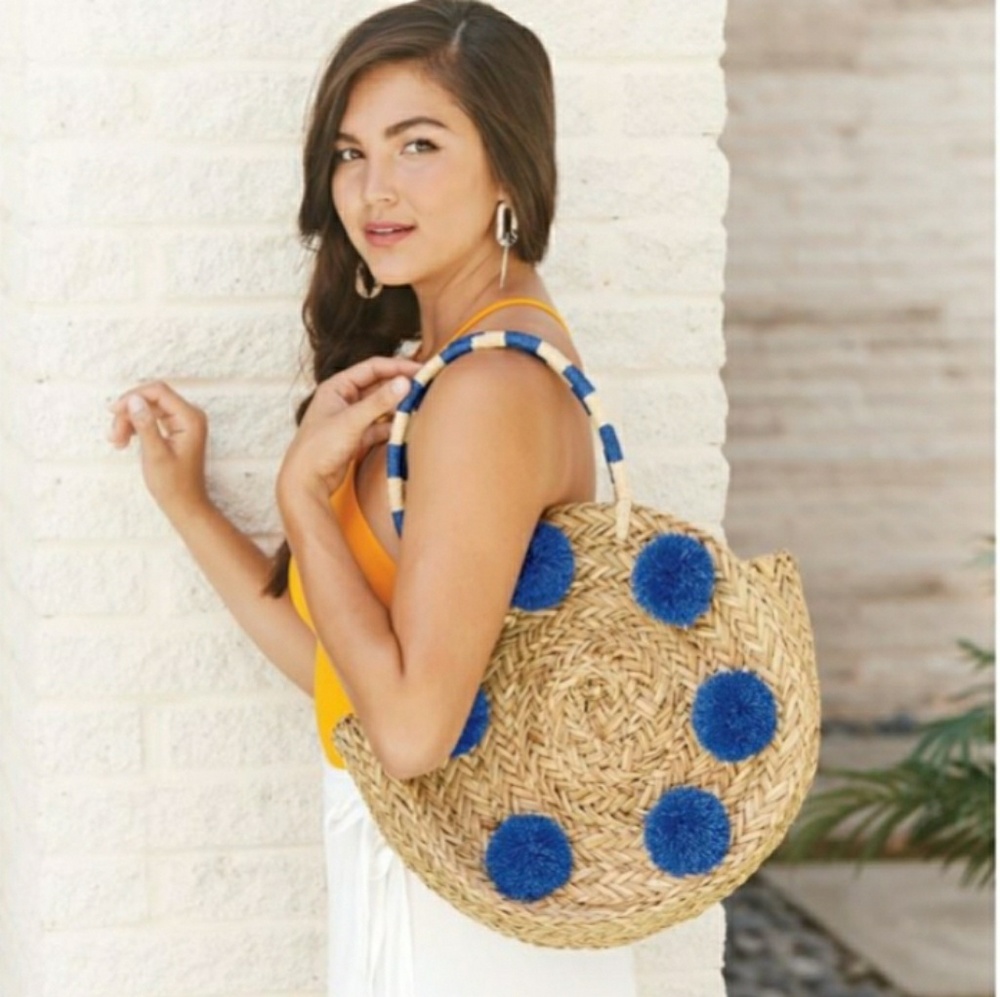 New Mudpie Pom Pom Circle Grass Boho Tote Bag. - Picture 2 of 8